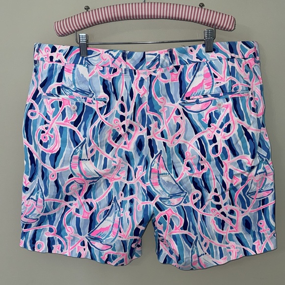 Lilly Pulitzer Reel Nauti Men’s Shorts - Picture 2 of 2